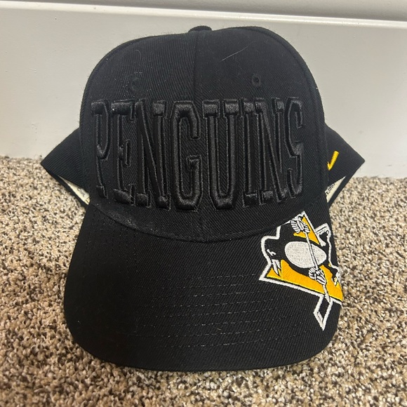 Pittsburgh Penguins Cap - Picture 1 of 5